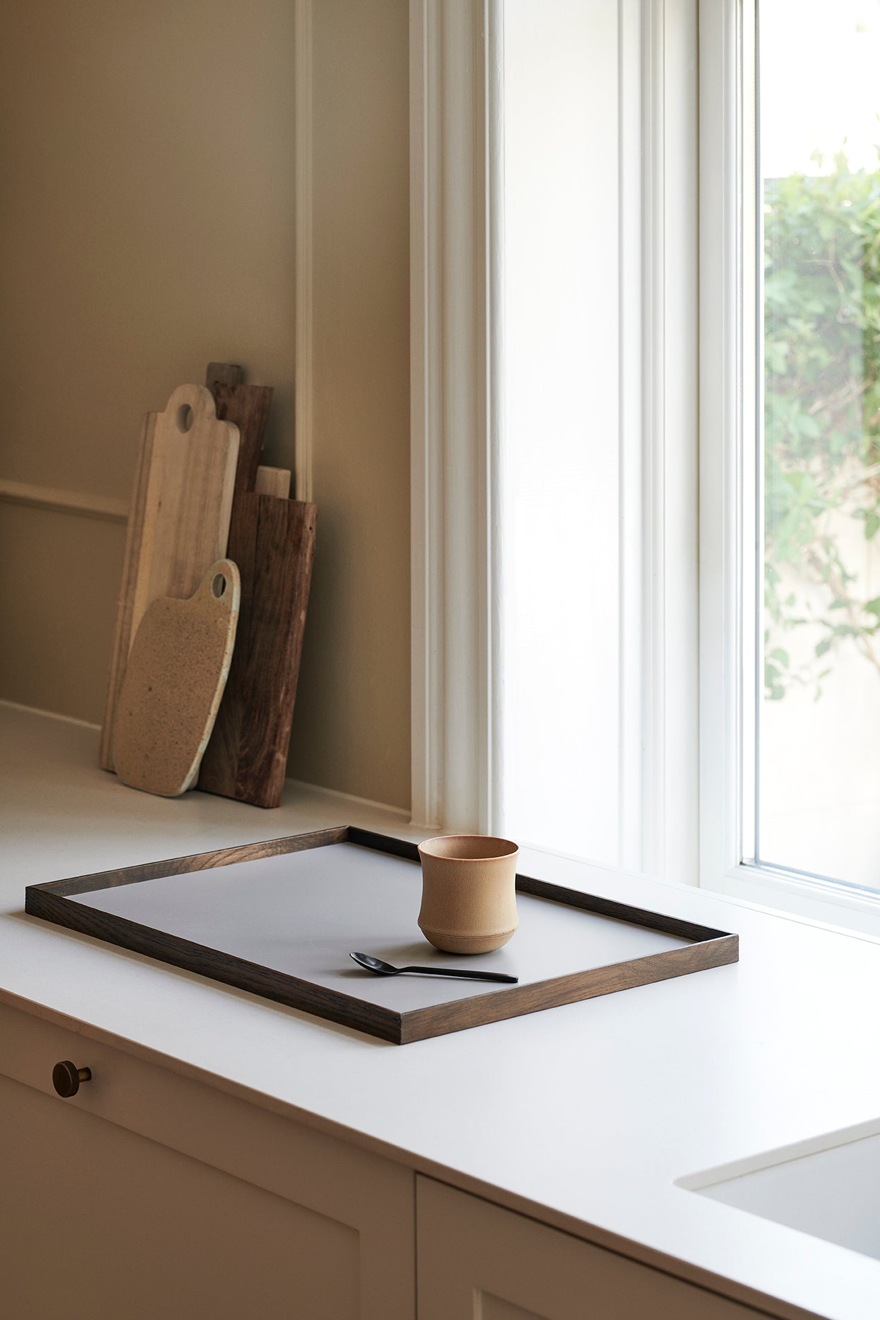 FRAME Tablett Groß Räuchereiche Grau
