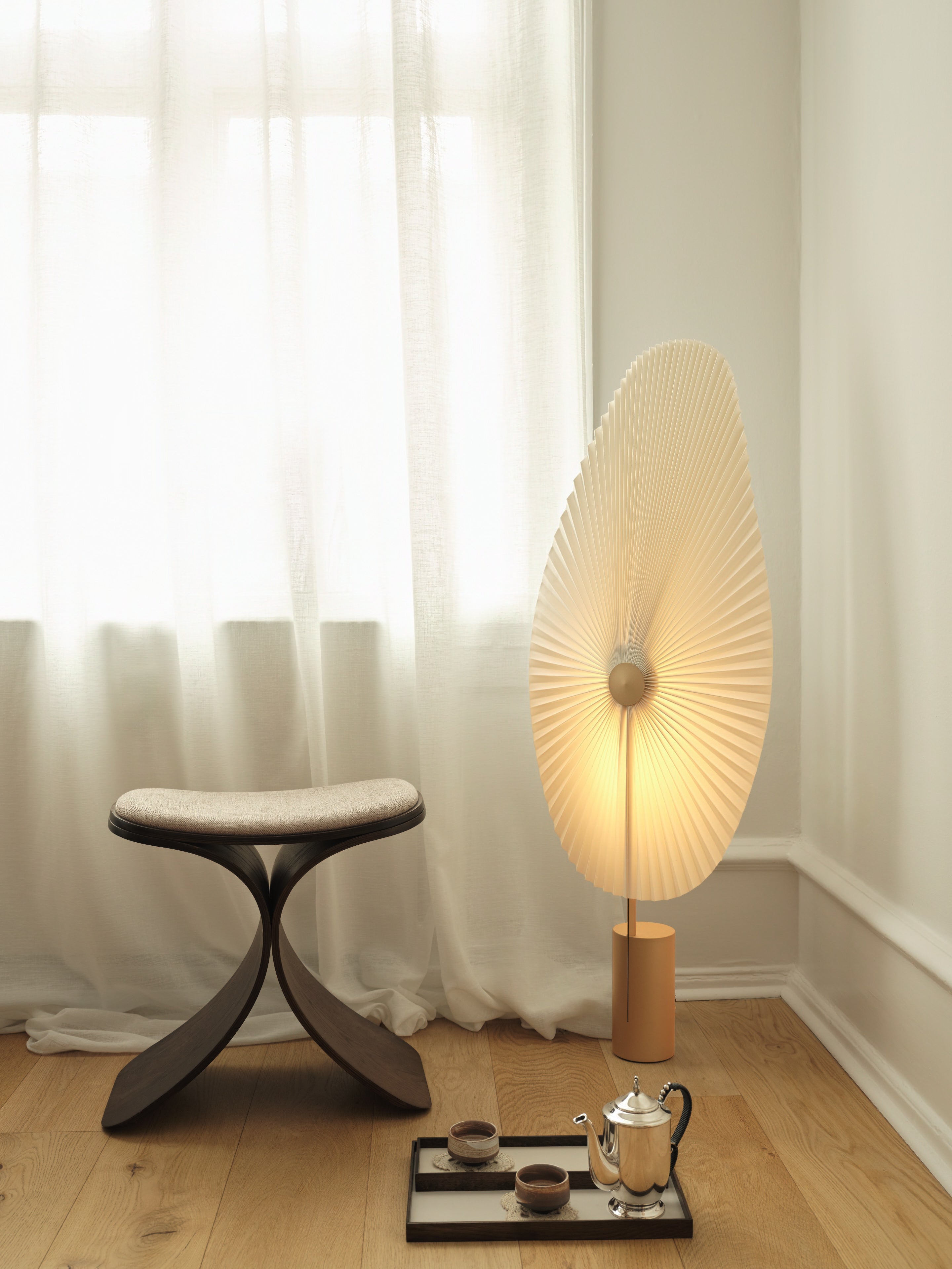 LIRIS Stehlampe Messing