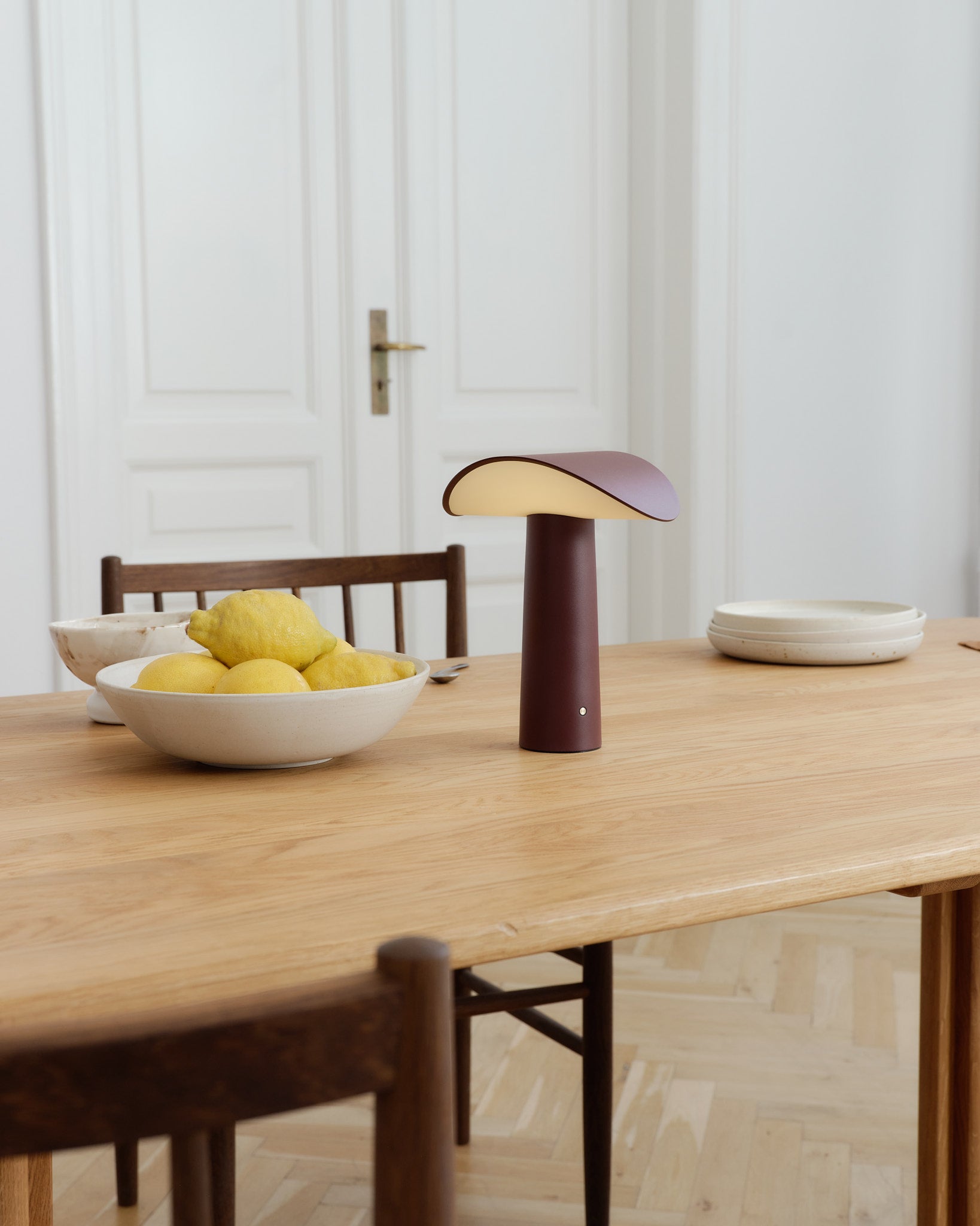 LIUM Tragbare Tischlampe Bordeaux