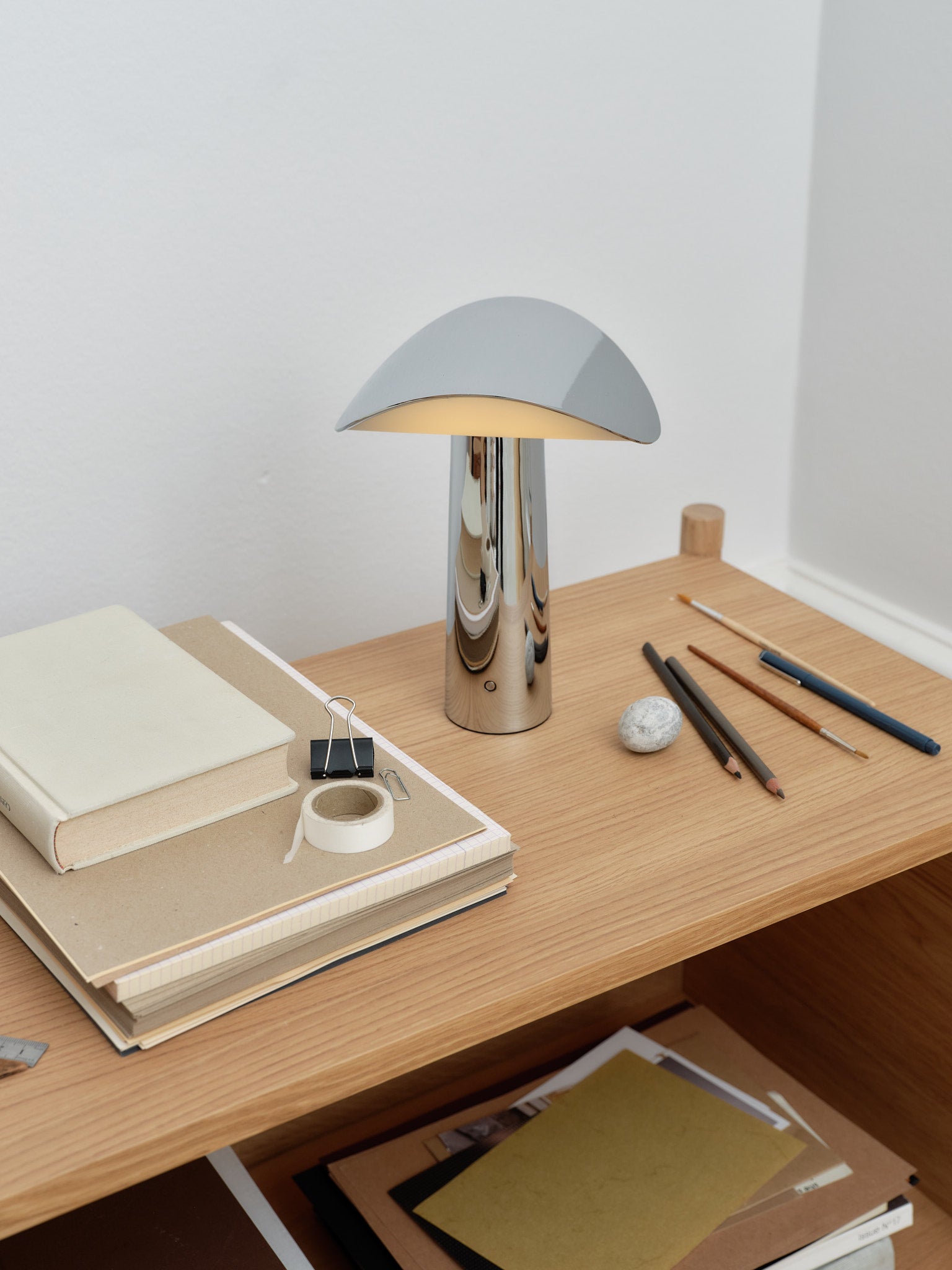 LIUM Tragbare Tischlampe Chrom