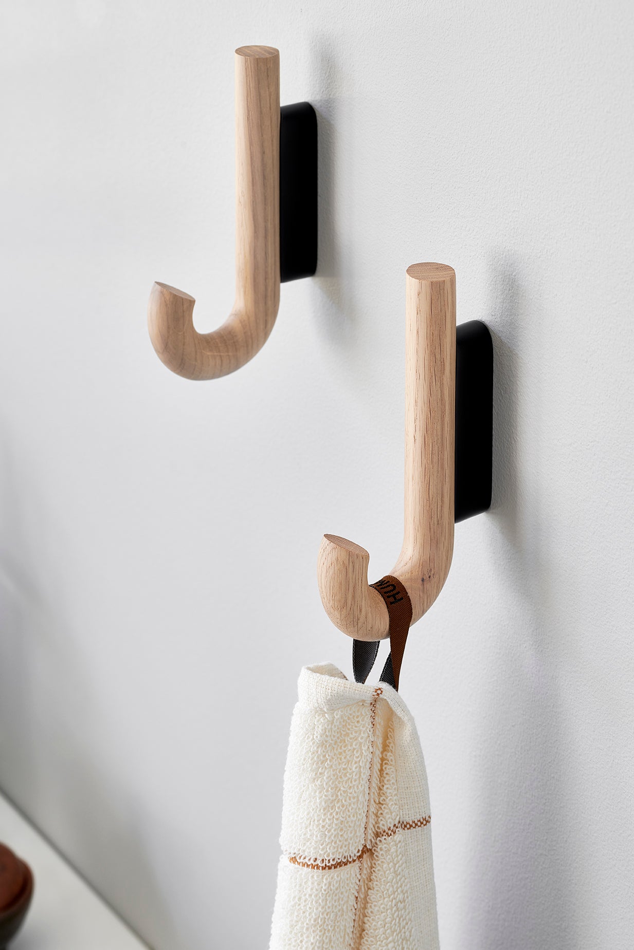 HOOK Haken Mini Eiche Schwarz